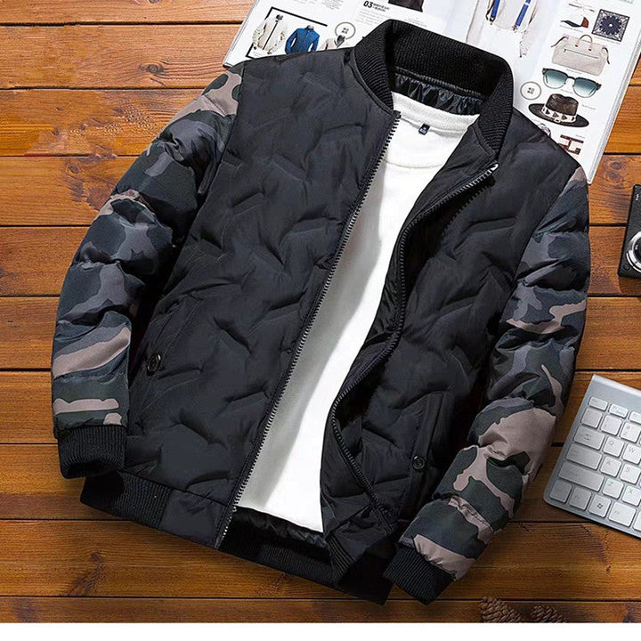 Herren Bomberjacke mit Camouflage-Ärmeln und Rippbündchen