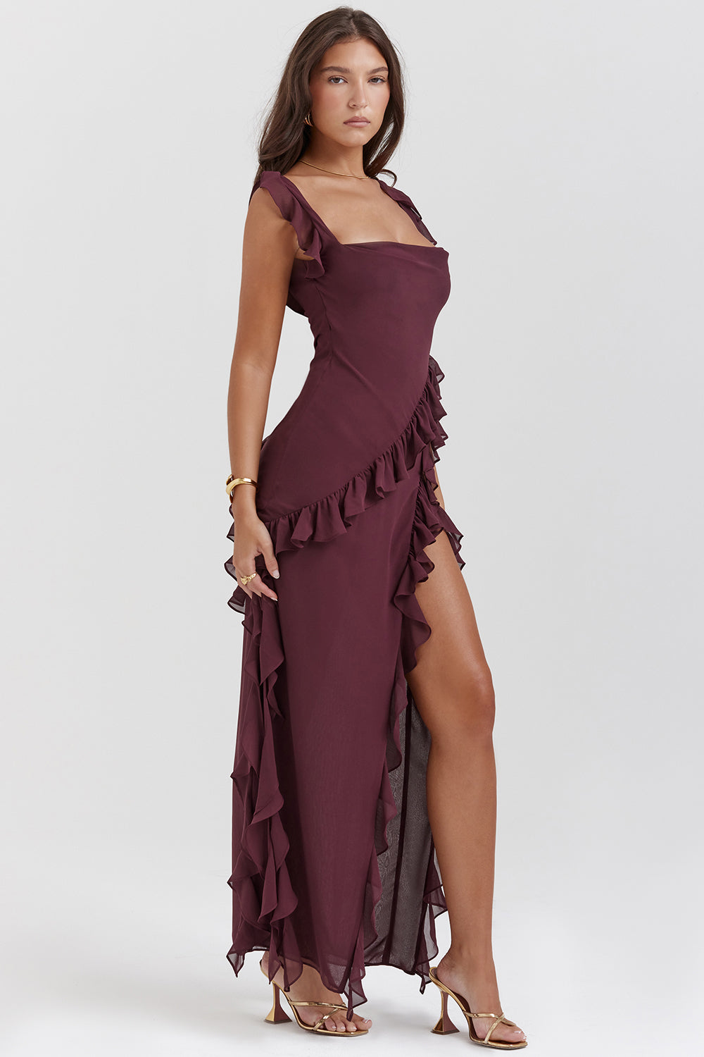 Elegantes One-Shoulder-Abendkleid mit Rüschen und hohem Schlitz