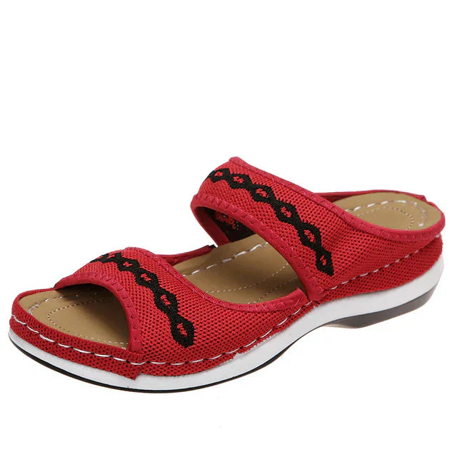 Damskie sandały boho na płaskiej podeszwie – letnie klapki typu slip-on