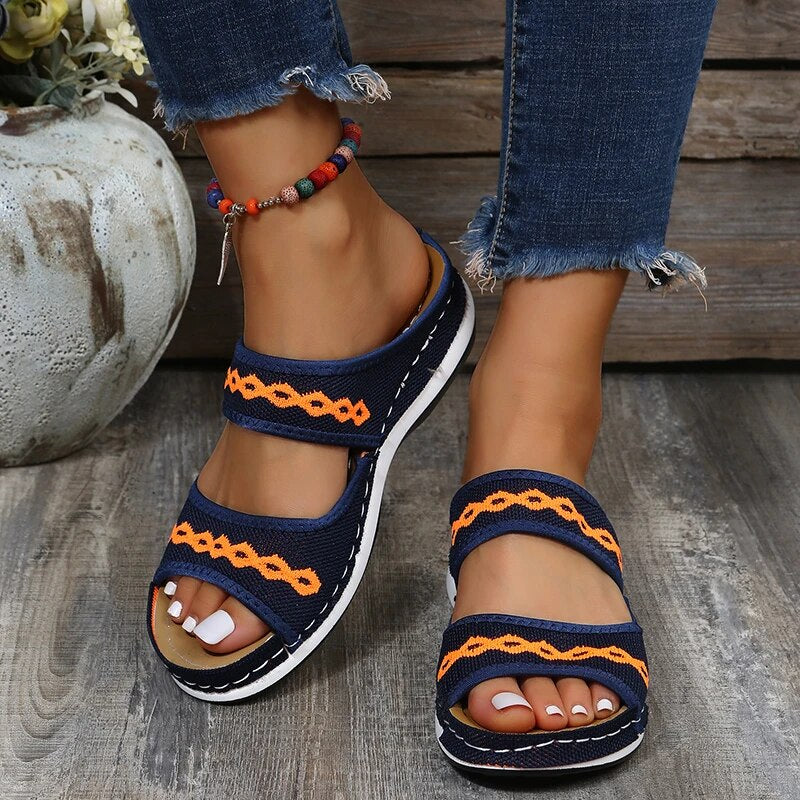 Damskie sandały boho na płaskiej podeszwie – letnie klapki typu slip-on