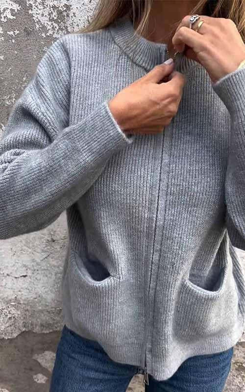 Women’s cardigan with a crew neck and zipper