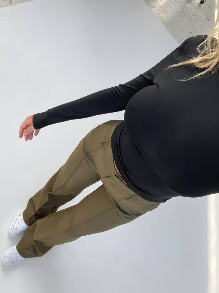 Women's high-waist pants with straight leg – Elegant business look
