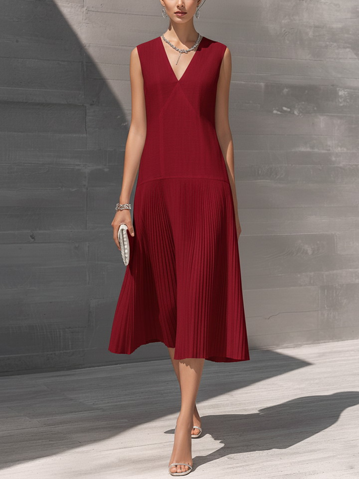 Ärmelloses Midikleid in Bordeaux mit Plisseesaum