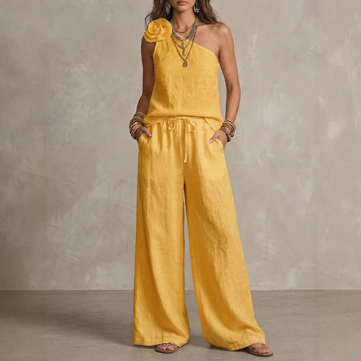 Zweifarbiges Leinen-Set: Ärmellose Bluse & Hose