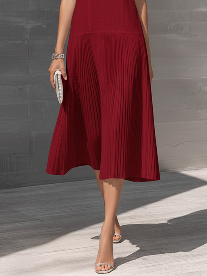 Ärmelloses Midikleid in Bordeaux mit Plisseesaum