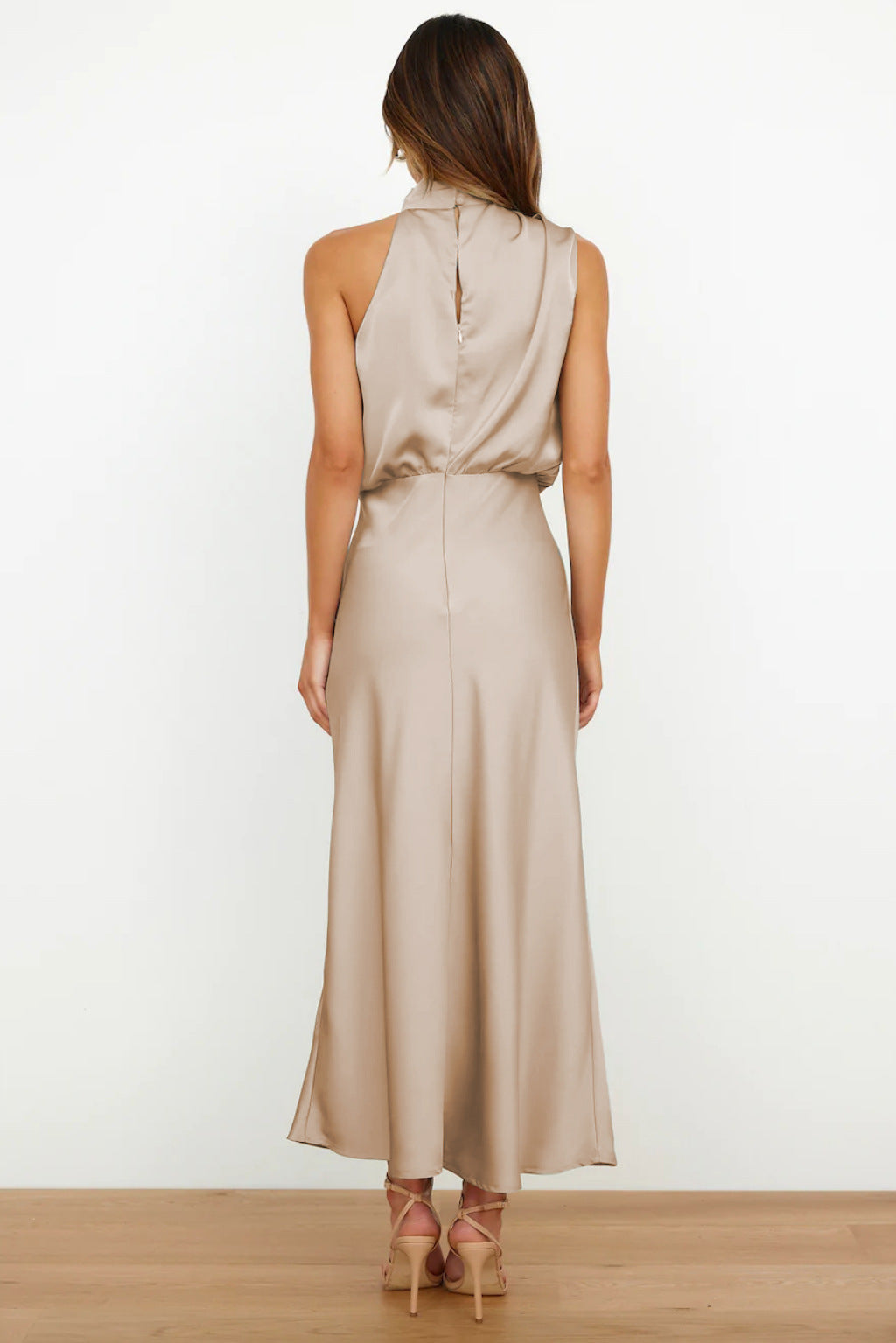 Women's Satin Midi Dress Halterneck Backless Elegant for Party or Evening Occasion