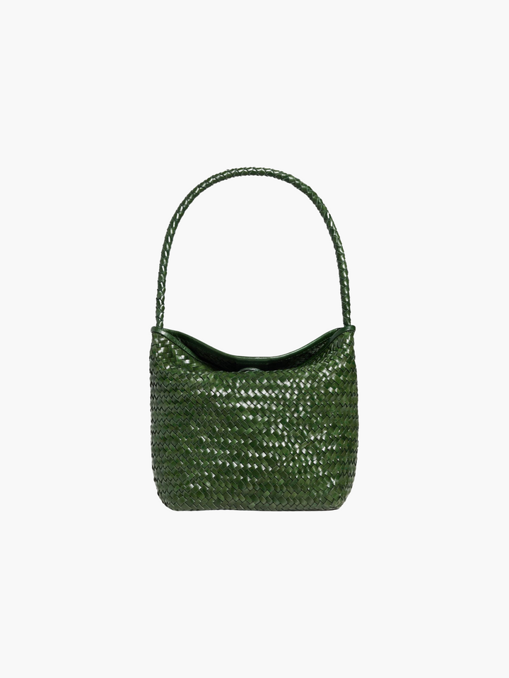 Diseño atemporal con bolsillo interior y cierre de solapa