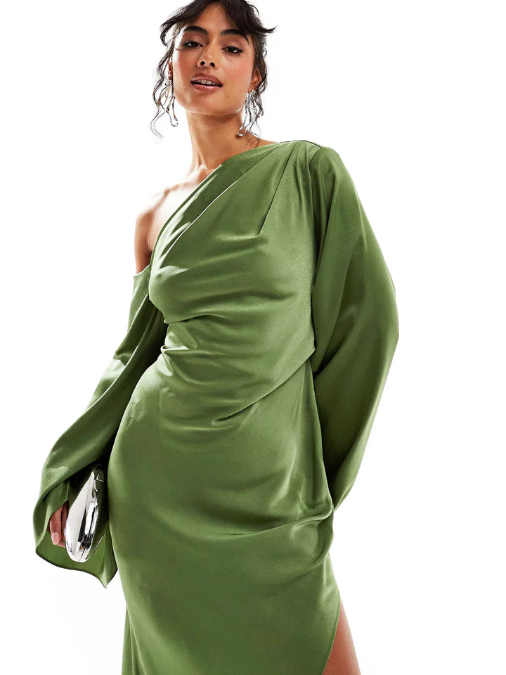 Grünes Asymmetrisches Maxikleid – Fluid Silhouette, Elegant & Sommerlich