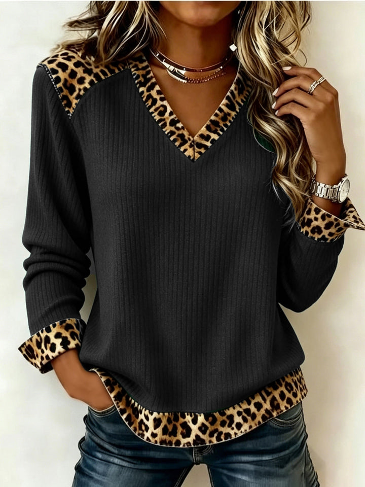 Lillian | Damen V-Ausschnitt Top mit Animalprint-Besatz