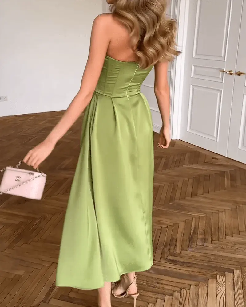 Elegancka sukienka maxi bez ramiączek – zwiewna, wieczorowa, elastyczna