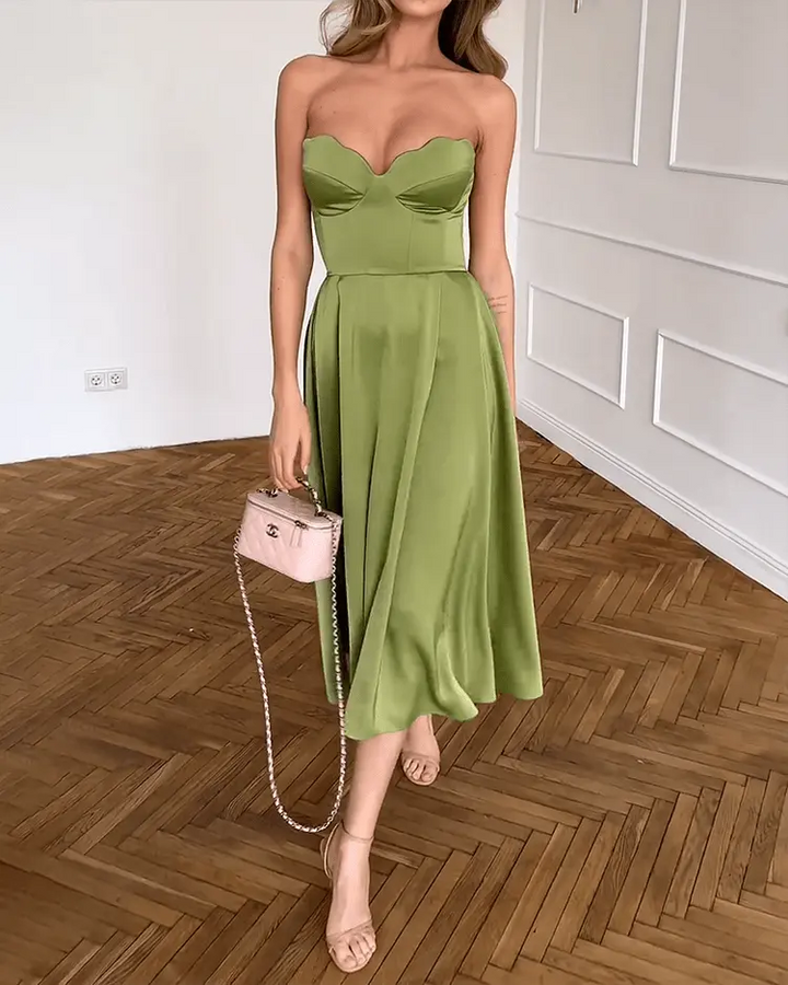 Elegancka sukienka maxi bez ramiączek – zwiewna, wieczorowa, elastyczna