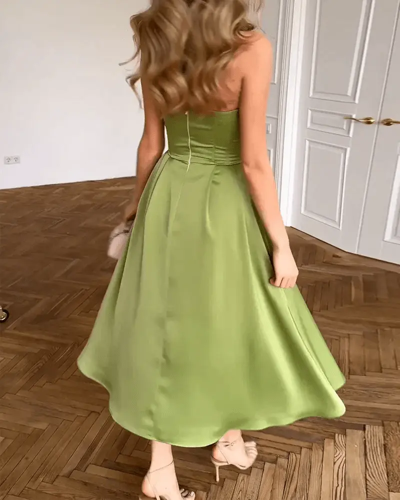 Elegancka sukienka maxi bez ramiączek – zwiewna, wieczorowa, elastyczna