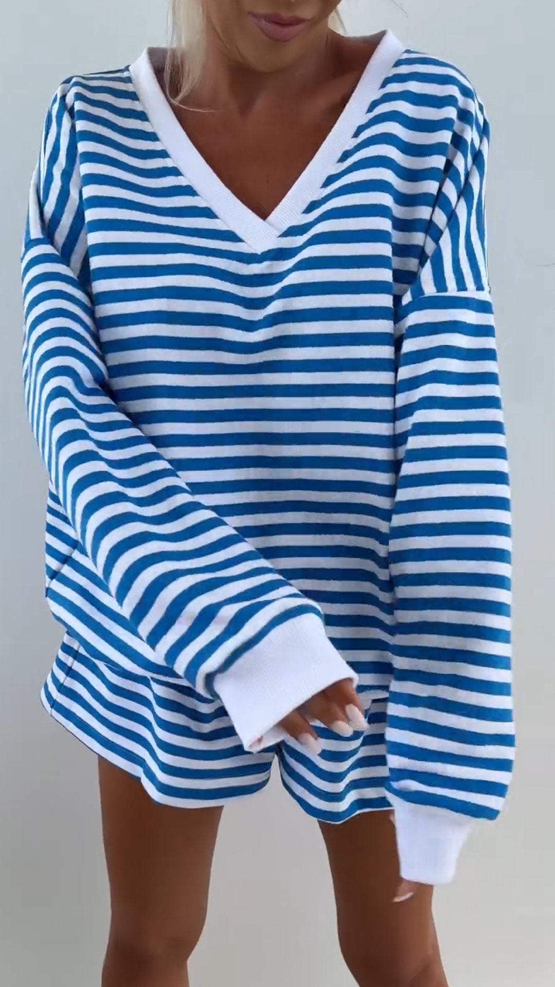 Ensemble deux pièces rayé à manches longues pour femme avec col en V – Tenue décontractée