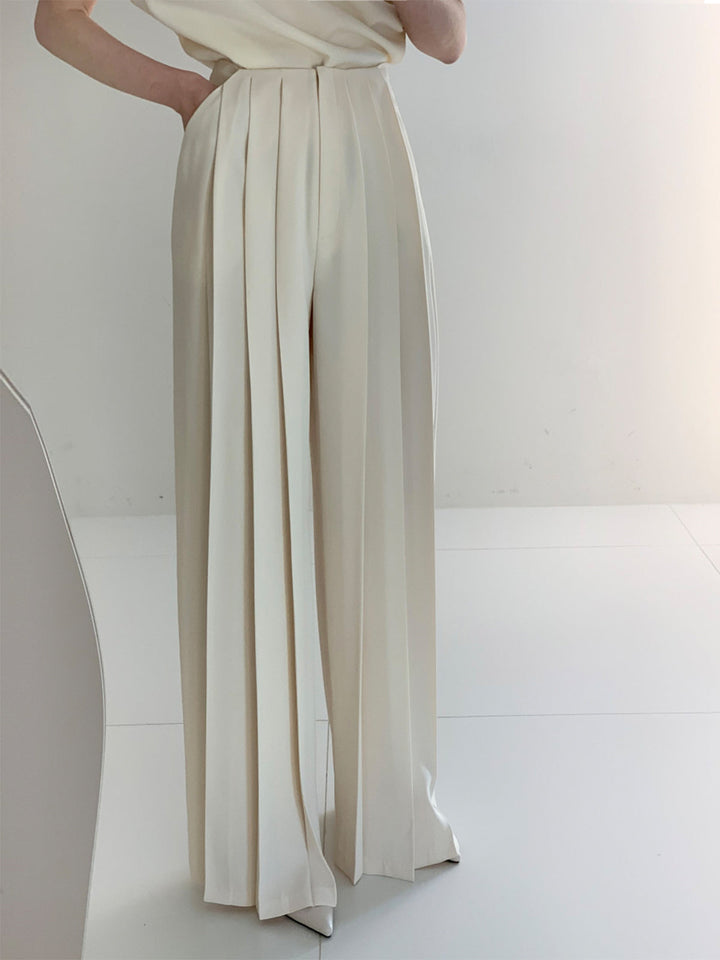 Elegant high-waist pleated pants with wide leg – office & leisure