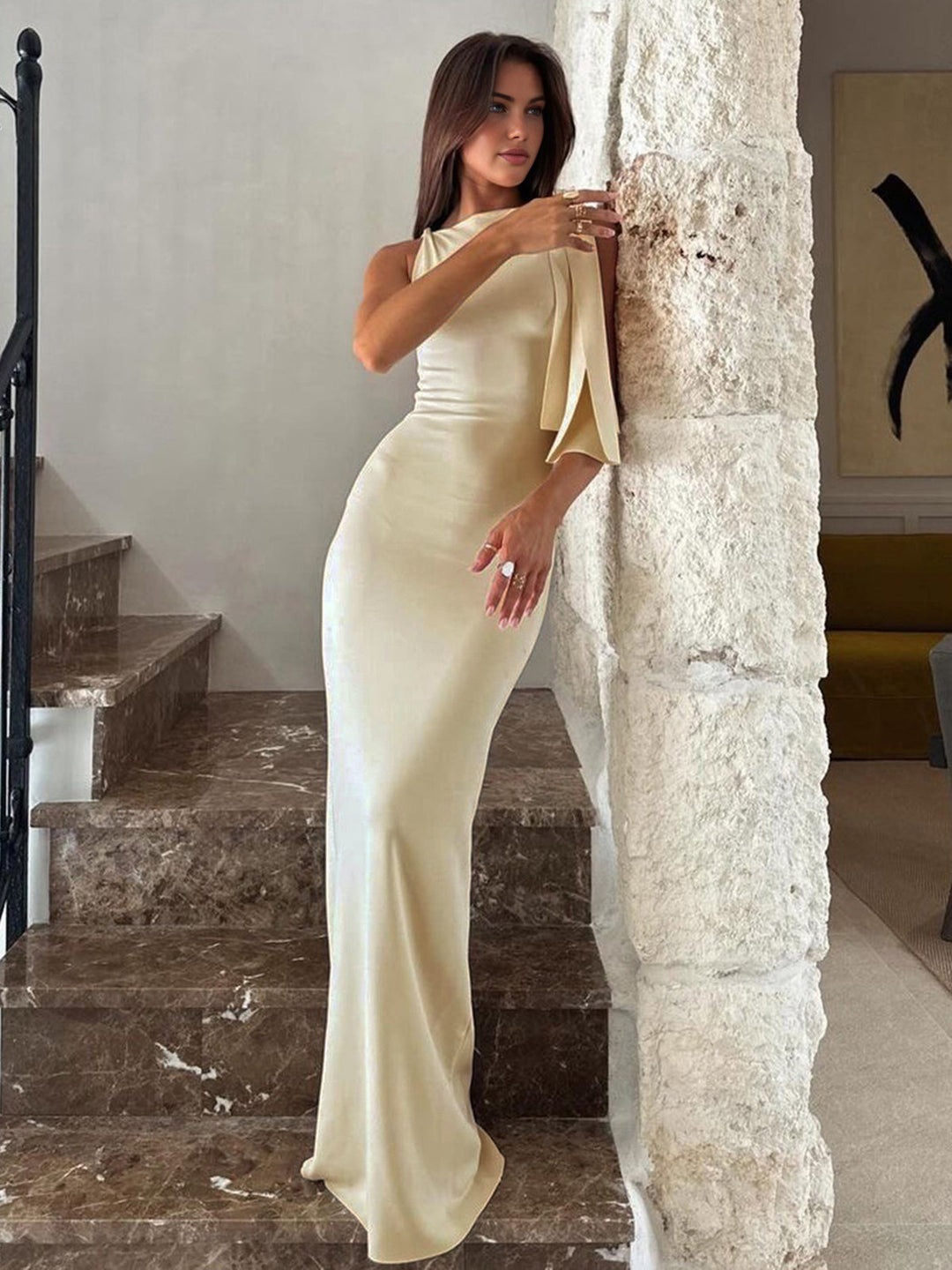 Elegant maxi dress with knot – breathable & flowing silhouette