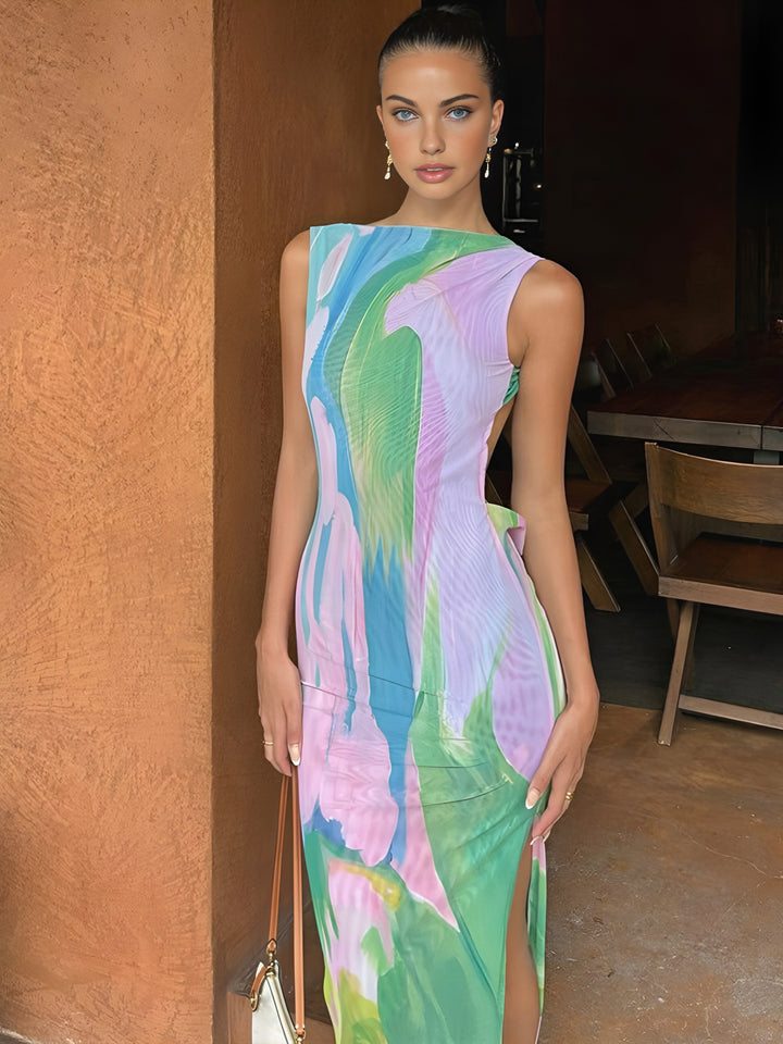 Sleeveless maxi dress with floral pattern – backless summer dress