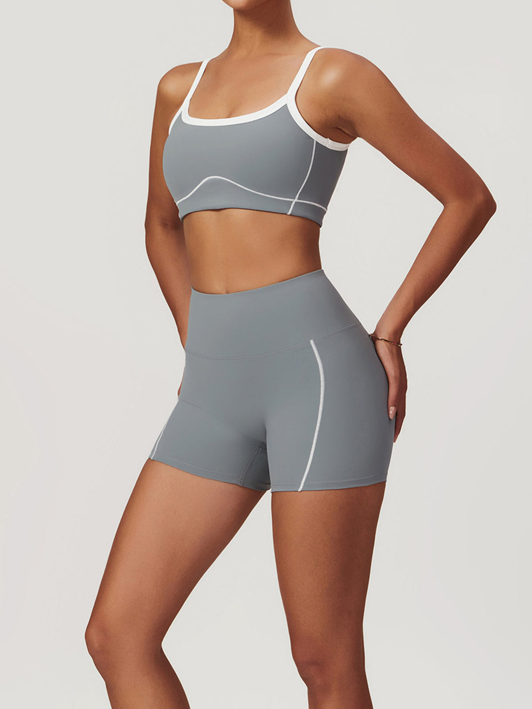 Soutien-gorge de sport sans couture avec empiècement contrasté – Haute élasticité et coussinets amovibles