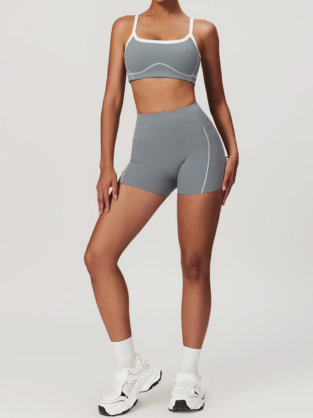 Soutien-gorge de sport sans couture avec empiècement contrasté – Haute élasticité et coussinets amovibles