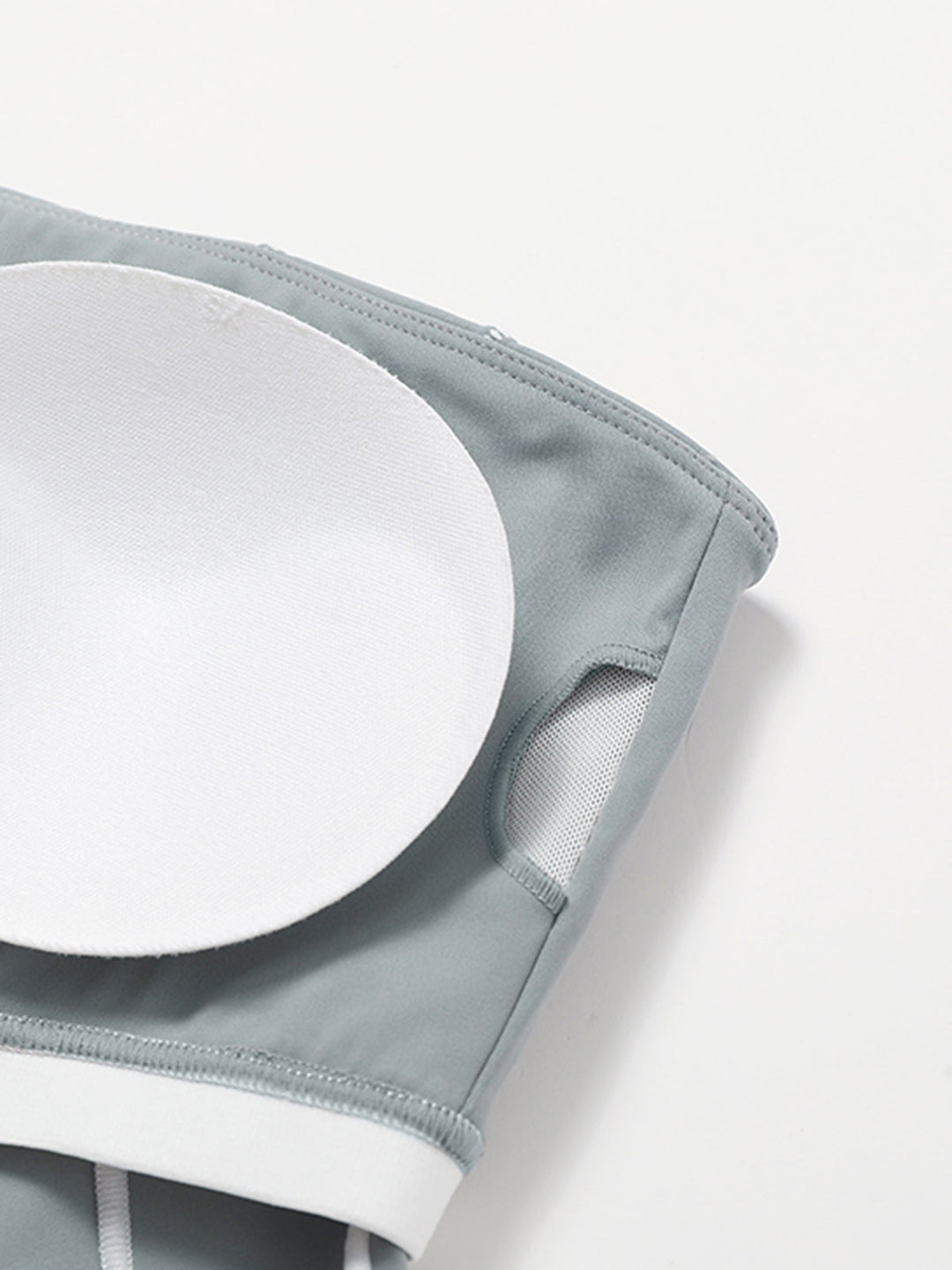 Soutien-gorge de sport sans couture avec empiècement contrasté – Haute élasticité et coussinets amovibles