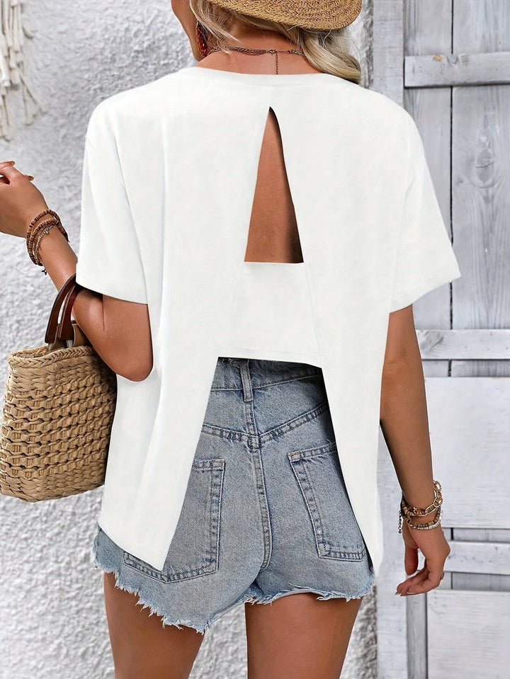Women's halter top with back cutout and ribbed texture – summery and sleeveless