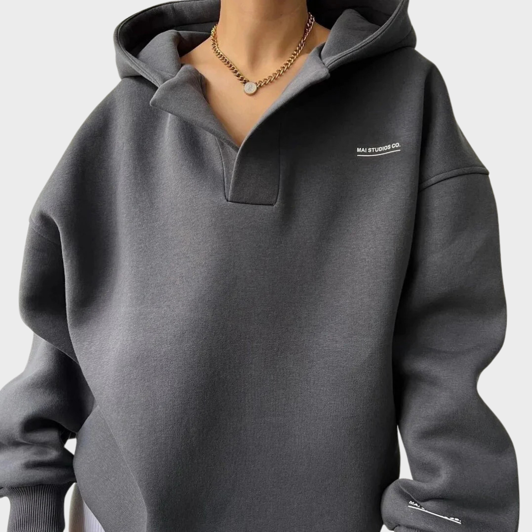 Cassie - Modern sweater made of wool