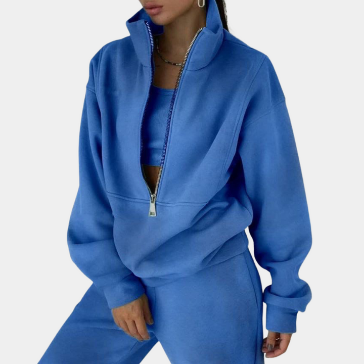 Women's jogging suit comfortable sporty breathable modern cut