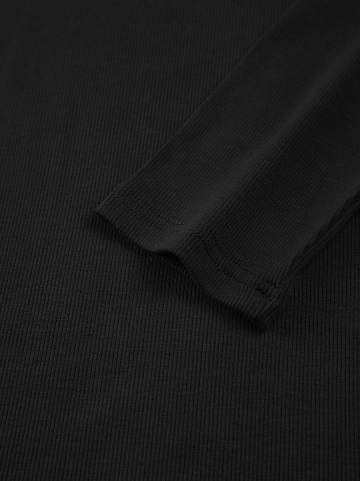 Women's long-sleeve jersey top with contrast neckline