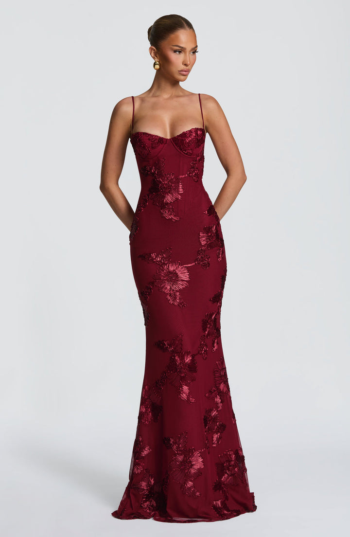 Damen Maxikleid mit Herzausschnitt: Eleganter Auftritt für Hochzeiten 0