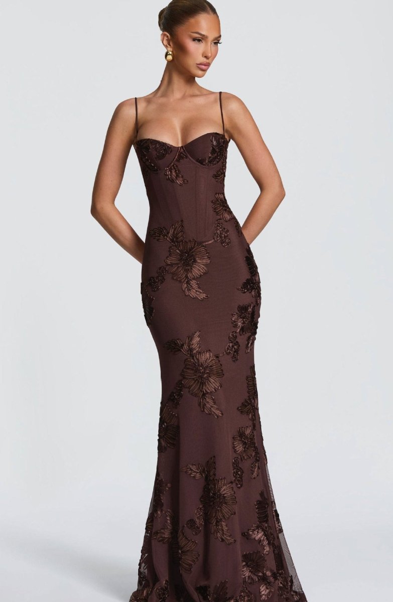 Damen Maxikleid mit Herzausschnitt: Eleganter Auftritt für Hochzeiten 3
