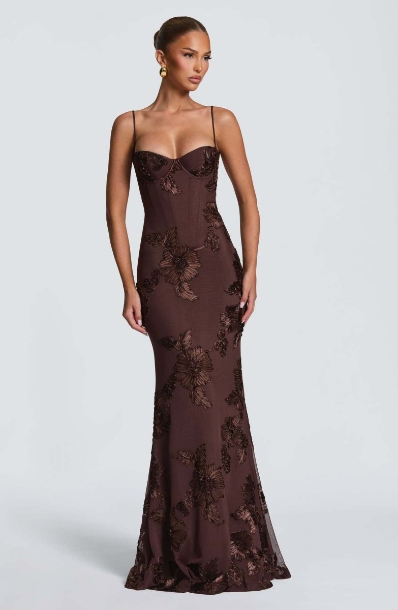 Damen Maxikleid mit Herzausschnitt: Eleganter Auftritt für Hochzeiten 4