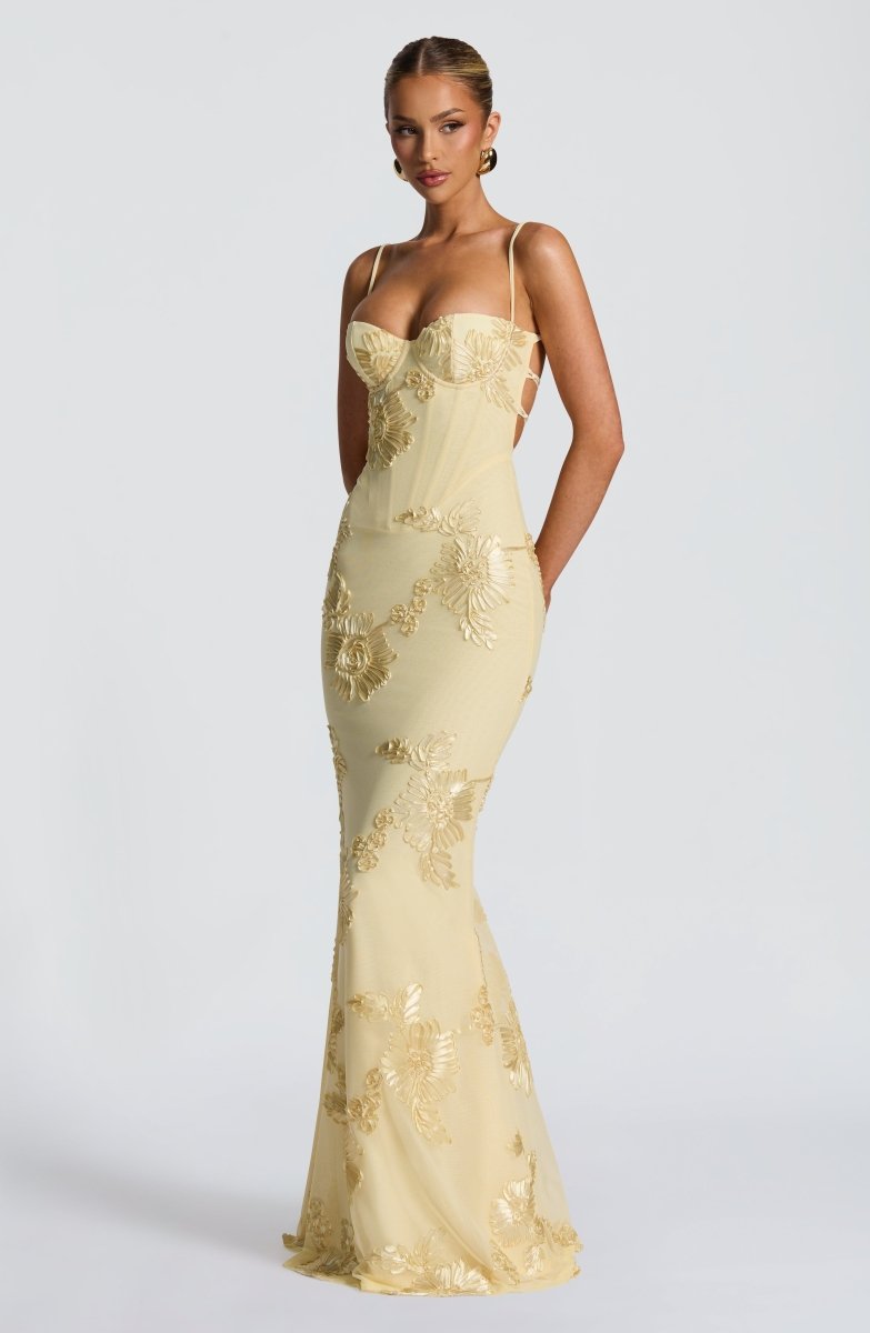 Damen Maxikleid mit Herzausschnitt: Eleganter Auftritt für Hochzeiten 8