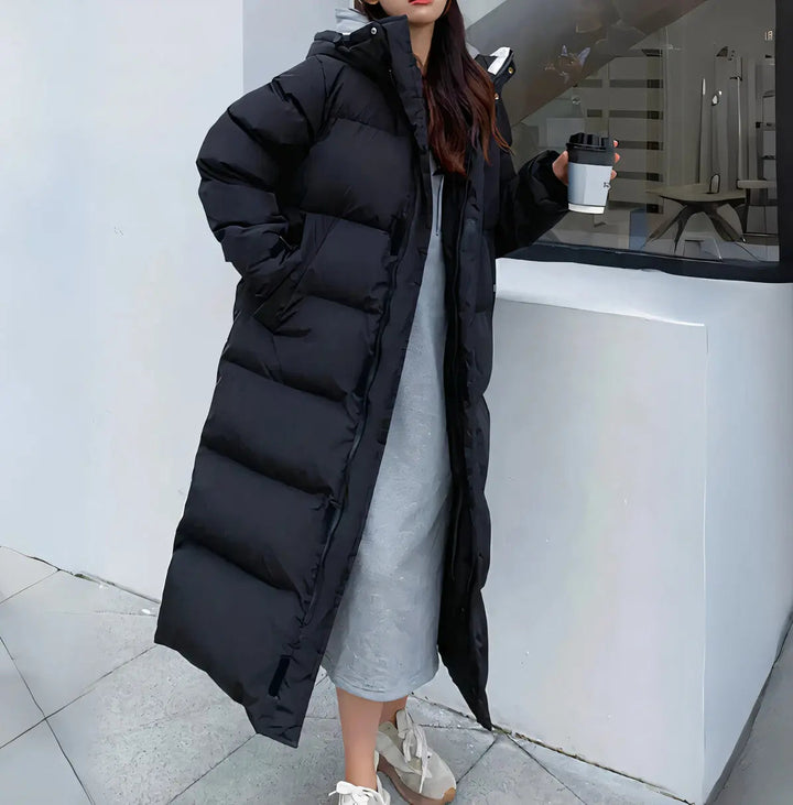 Women's parka coat made of high-quality materials for cold temperatures