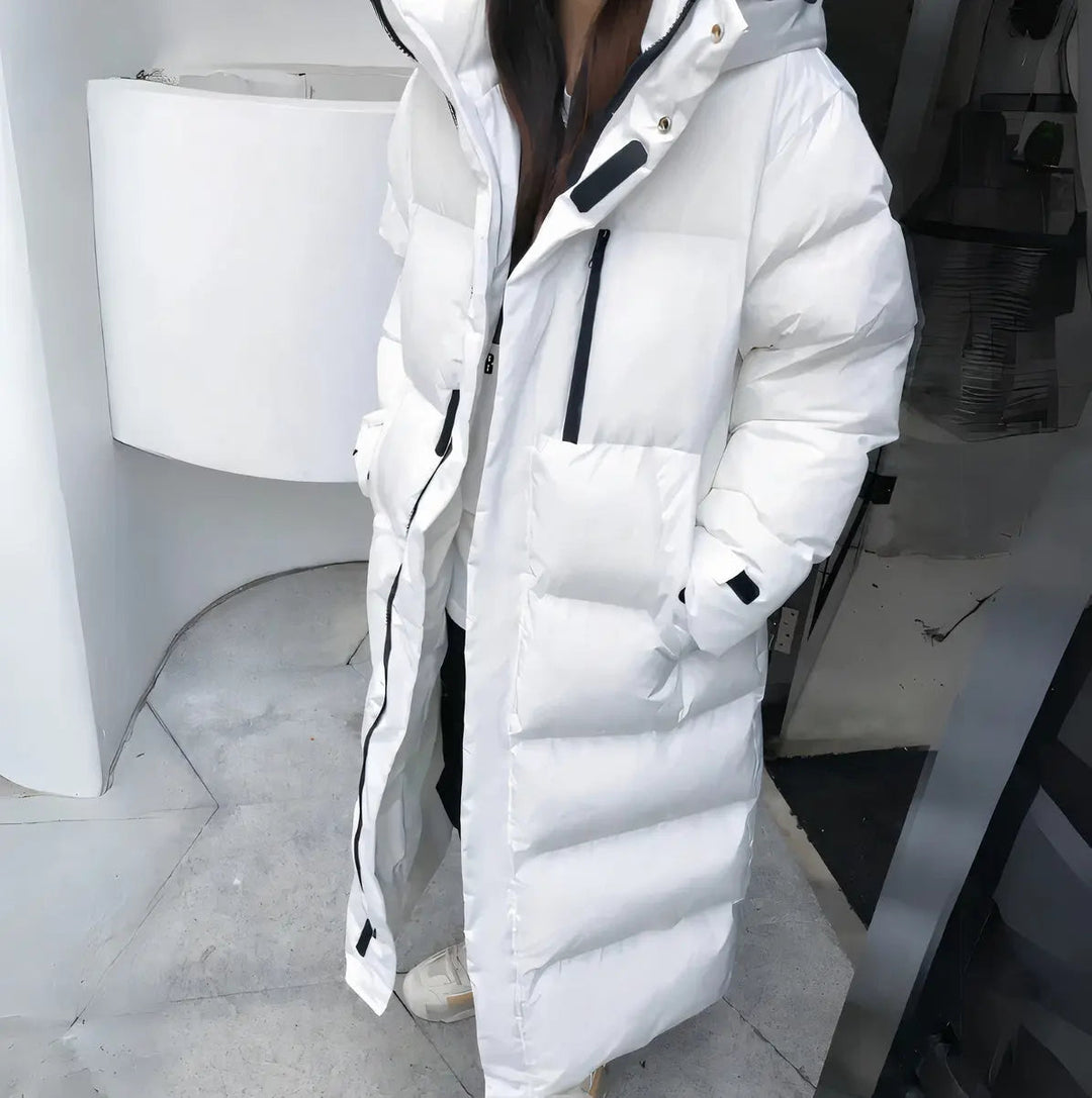 Women's parka coat made of high-quality materials for cold temperatures