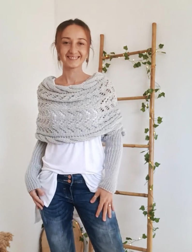 Women's Scarf Woven Elegant Wrap made of High-Quality Material