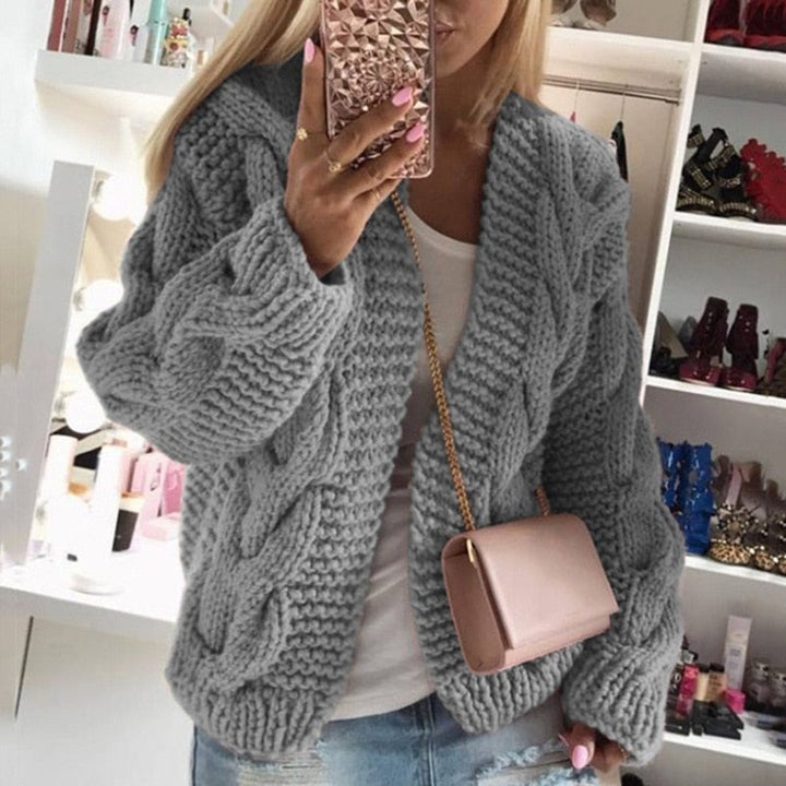 Women's cardigan made of thick wool in elegant style