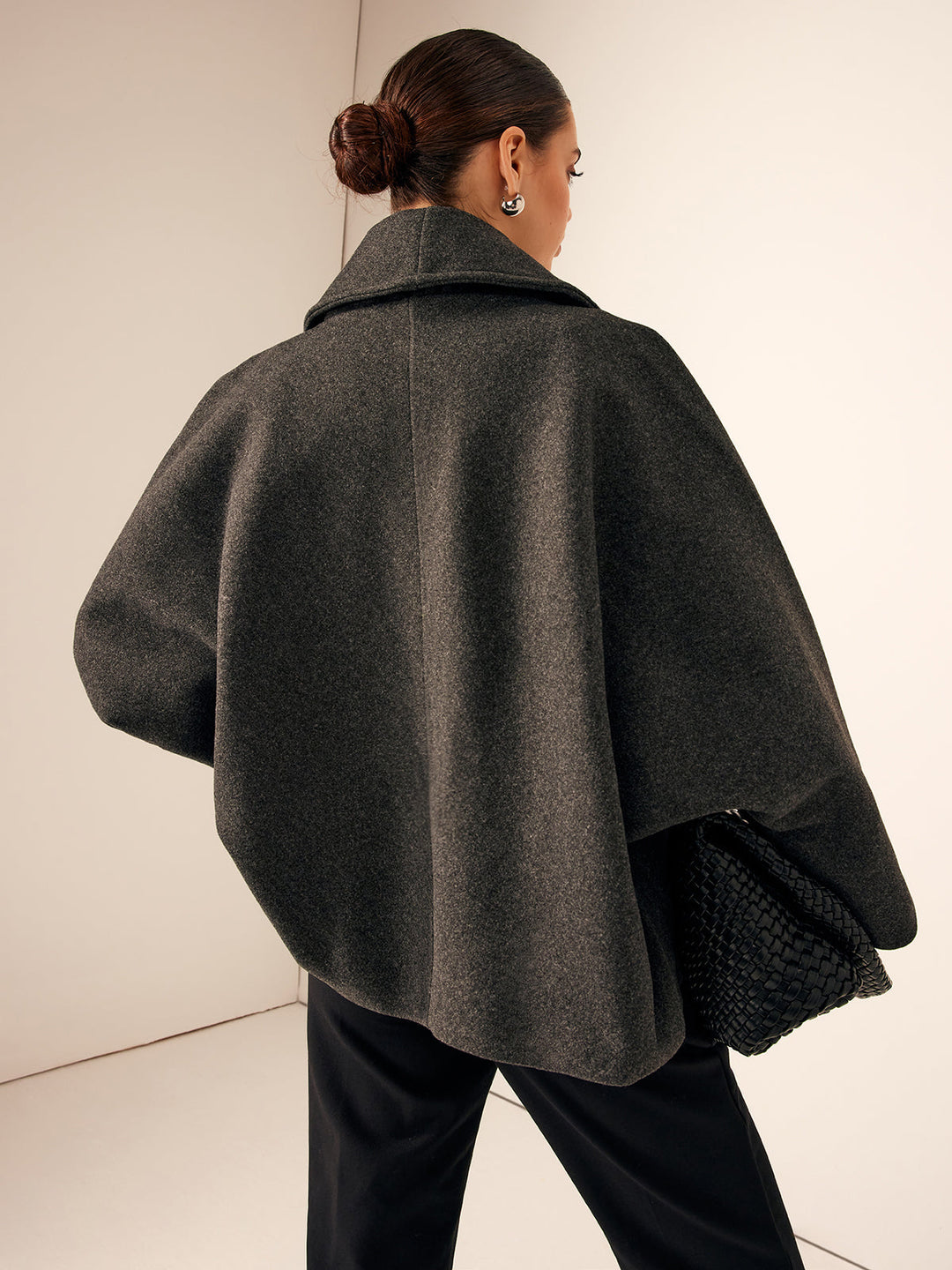 Women's Long Coat with Pockets for Winter Elegance