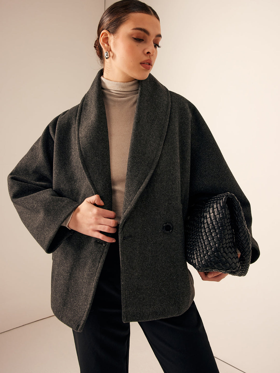 Women's Long Coat with Pockets for Winter Elegance