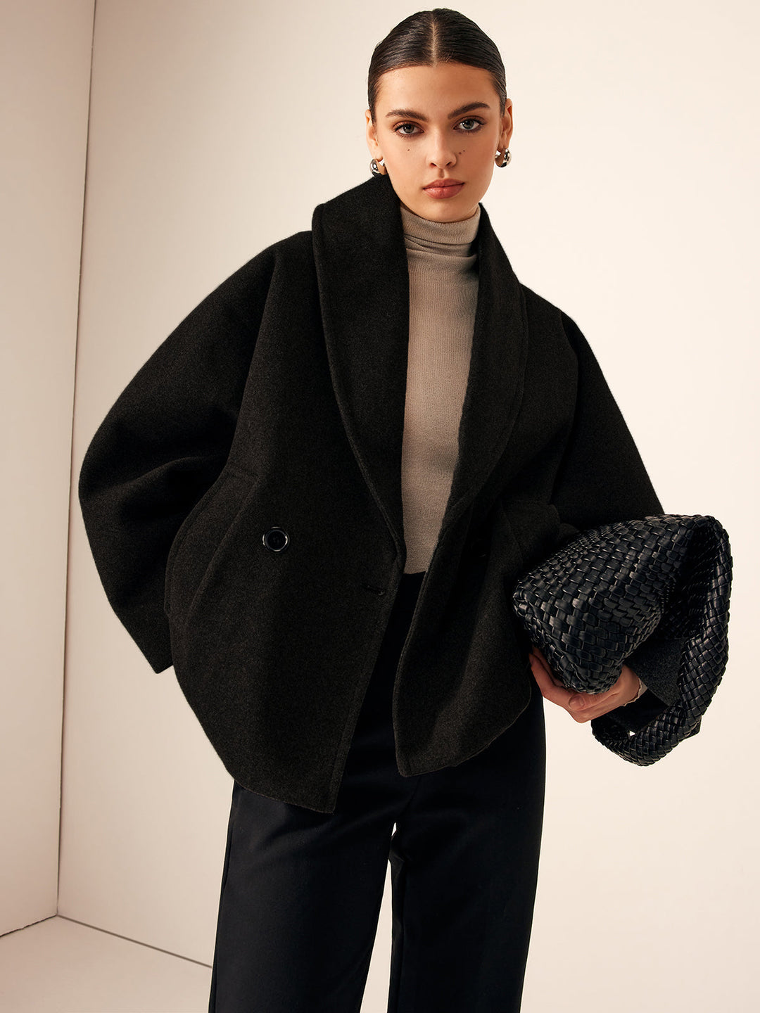 Women's Long Coat with Pockets for Winter Elegance