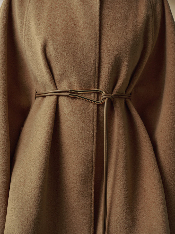 Manteau pour femmes avec col montant et ceinture