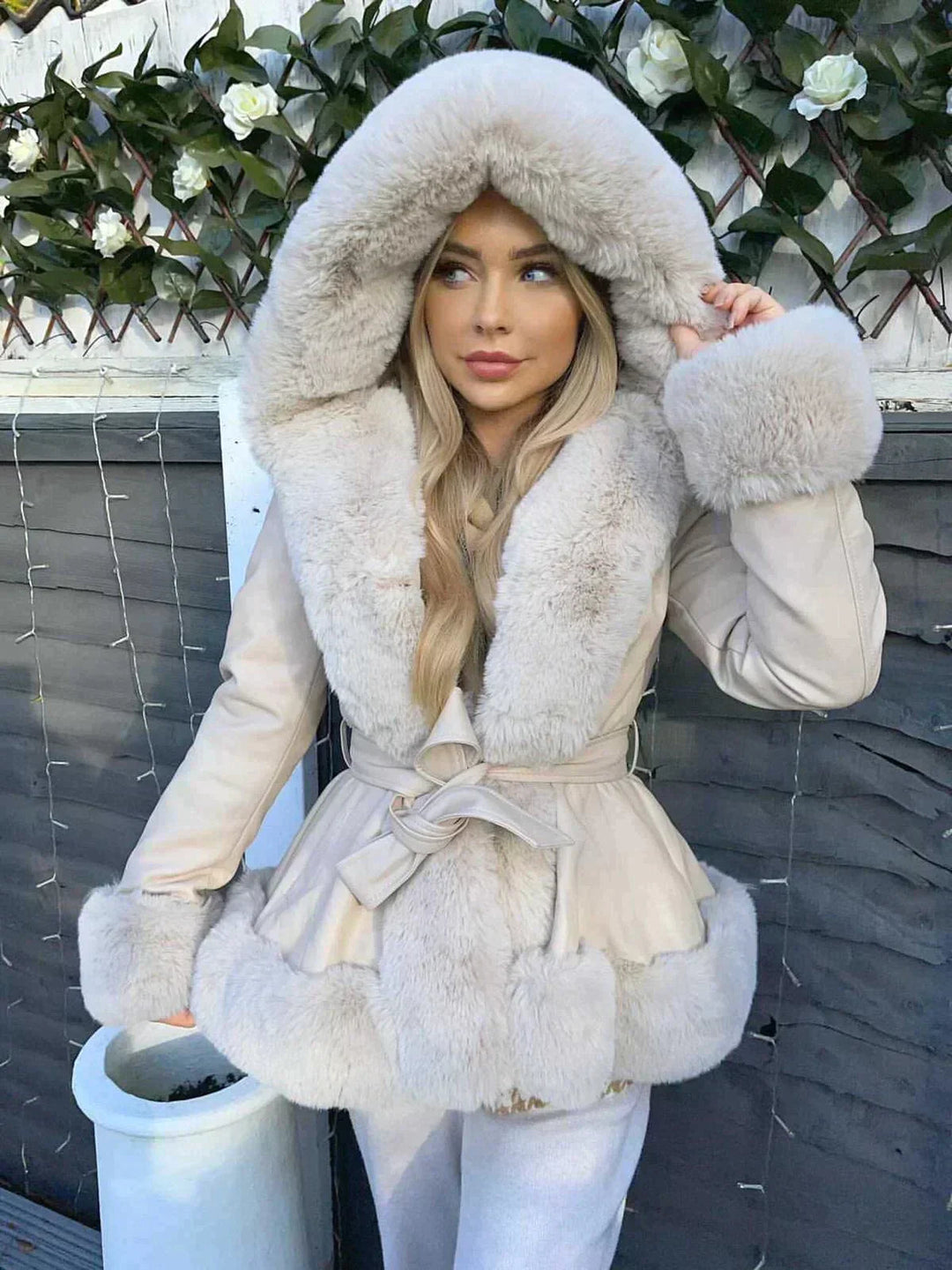 Chaqueta de invierno para mujer con capucha - Cómoda y con estilo