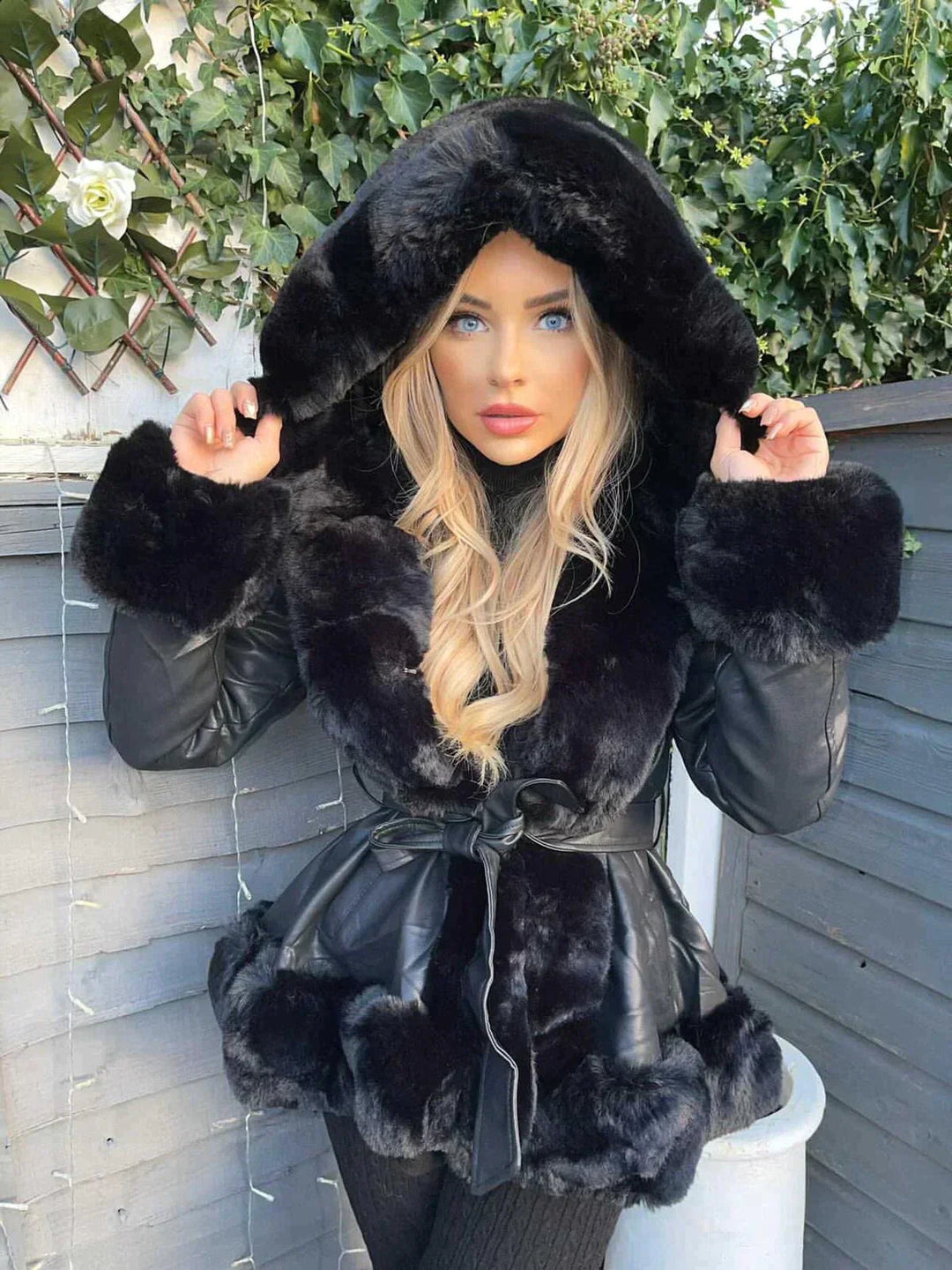 Chaqueta de invierno para mujer con capucha - Cómoda y con estilo