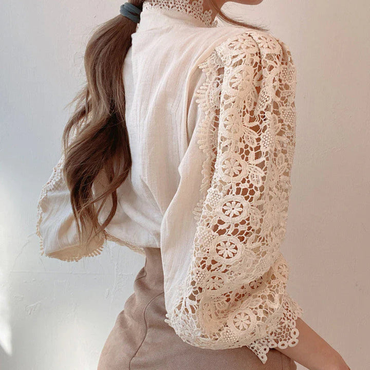 Blusa de mujer con estampado de flores y escote alto
