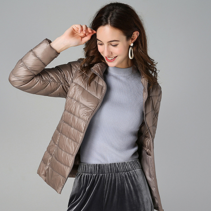Women's lightweight jacket foldable design with practical pockets