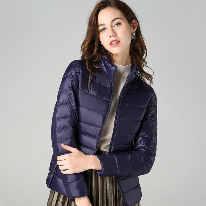 Women's lightweight jacket foldable design with practical pockets