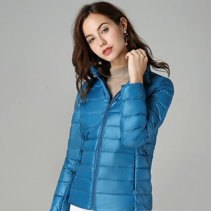 Women's lightweight jacket foldable design with practical pockets