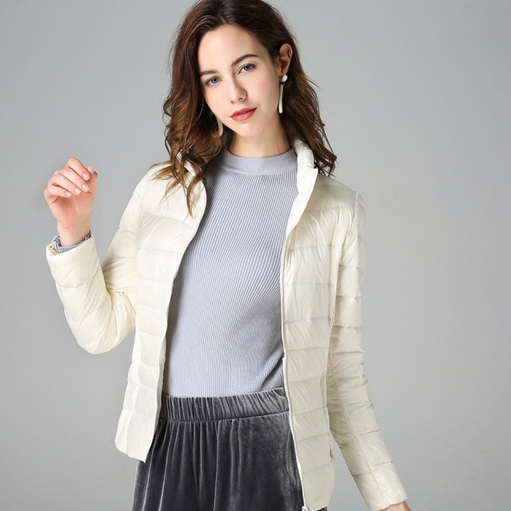 Women's lightweight jacket foldable design with practical pockets