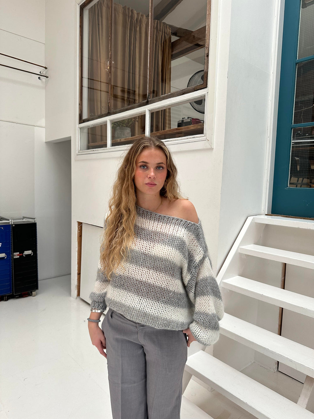 Damski sweter oversize w paski, dziany, ciepły
