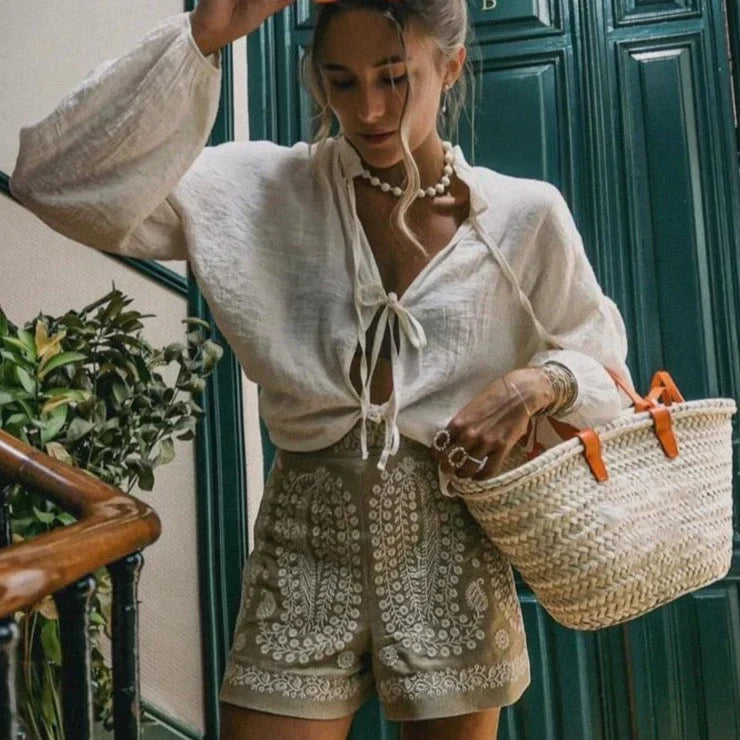 Embroidered high-waist shorts made of vegan leather