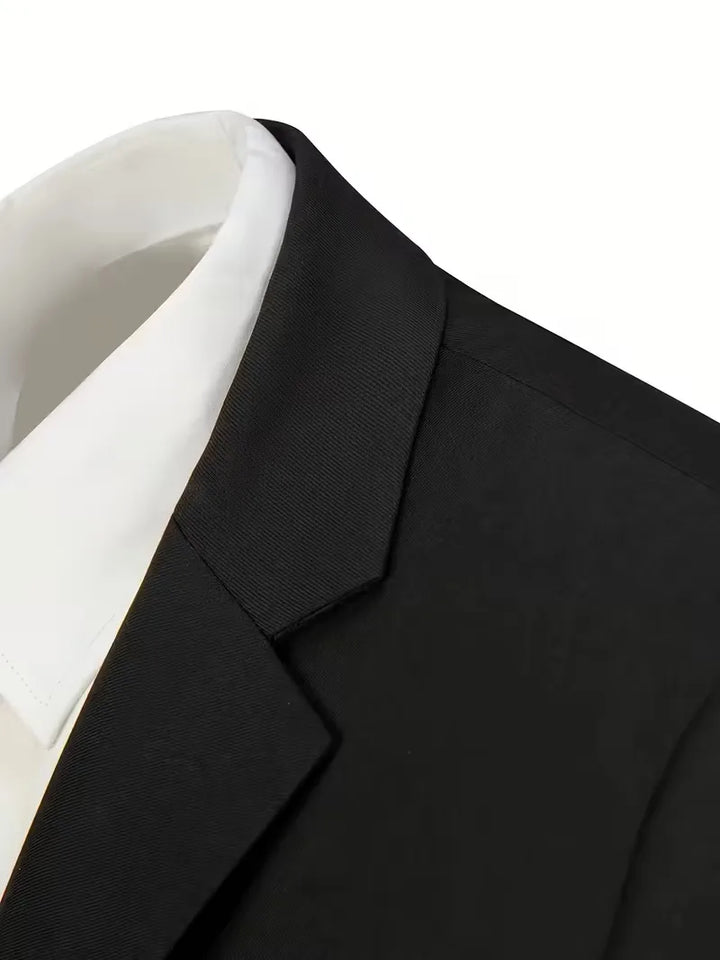 Slim-Fit-Dreiteiler für Herren – Eleganter, formeller Stil mit glänzender Oberfläche