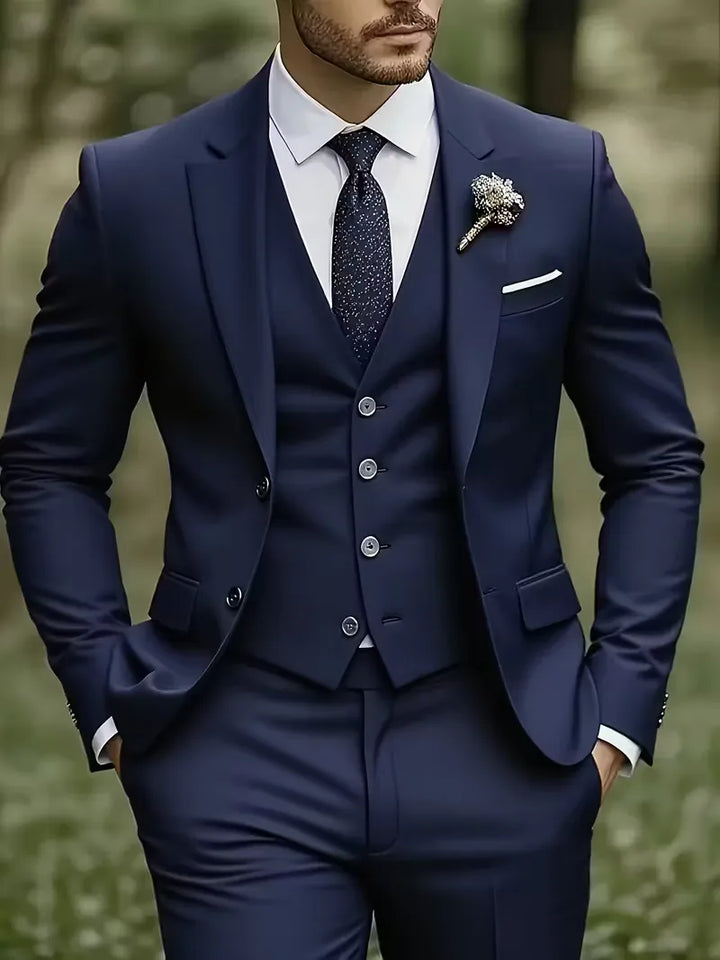 Slim-Fit-Dreiteiler für Herren – Eleganter, formeller Stil mit glänzender Oberfläche